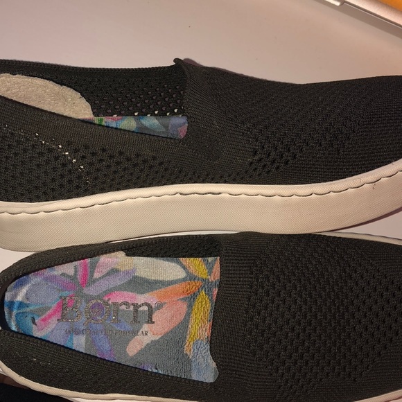 Sun Slip On Sneaker By Born Size 8.5 - Picture 2 of 5